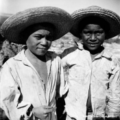 2_mexican_boys